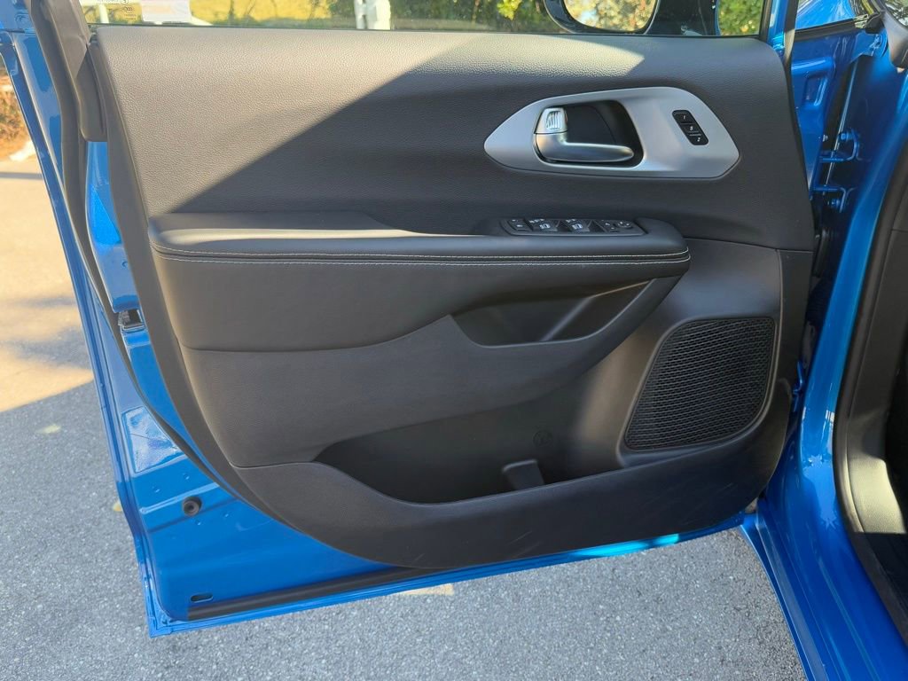 New 2026 Chrysler Pacifica Limited w/ S Appearance Package image 29