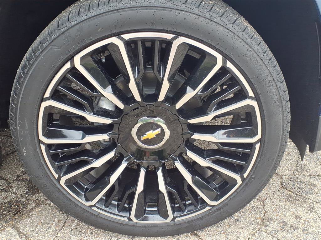 New 2026 Chevrolet Suburban High Country image 15