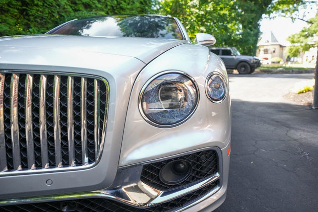 Used 2022 Bentley Flying Spur V8 image 56