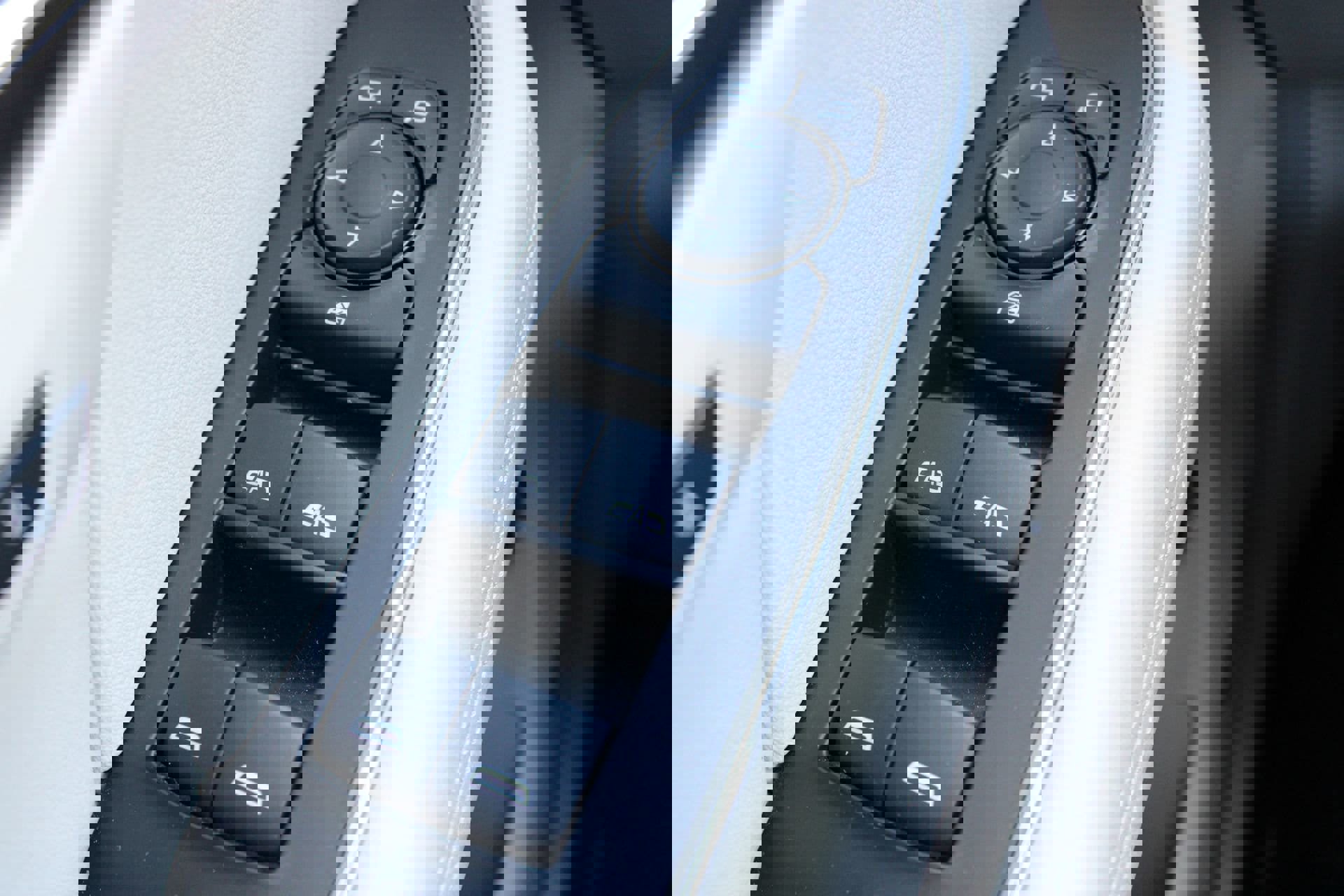 Used 2023 Buick Envision Avenir AWD/4WD image 26