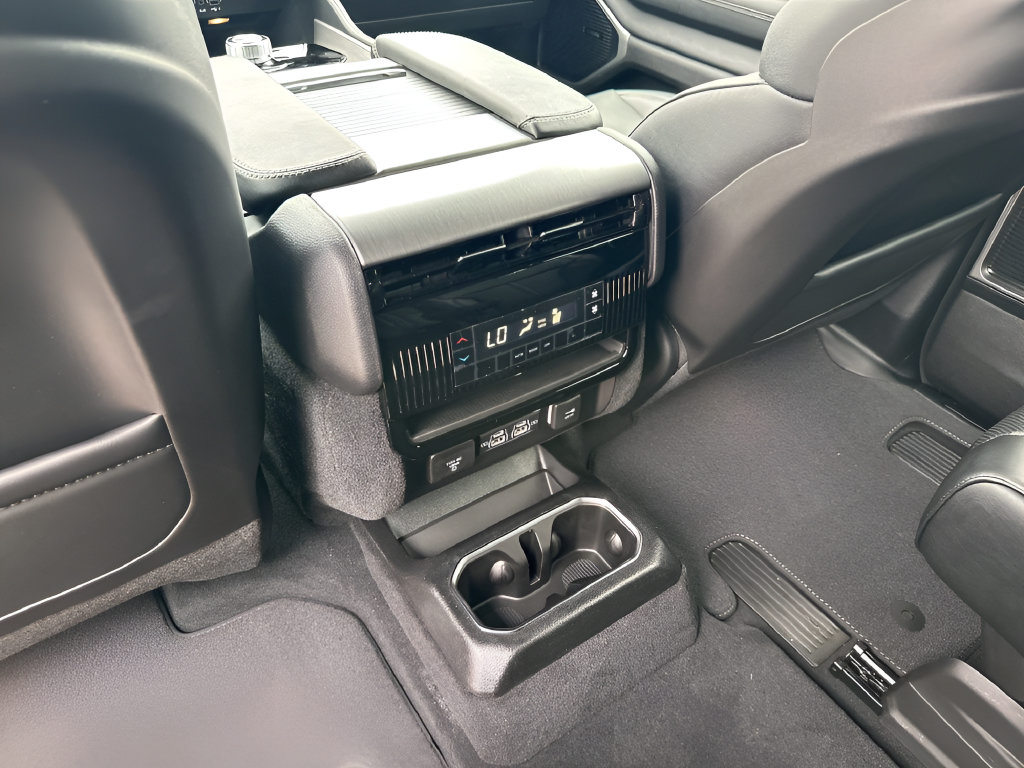 New 2026 Jeep Grand Wagoneer L 4WD image 30
