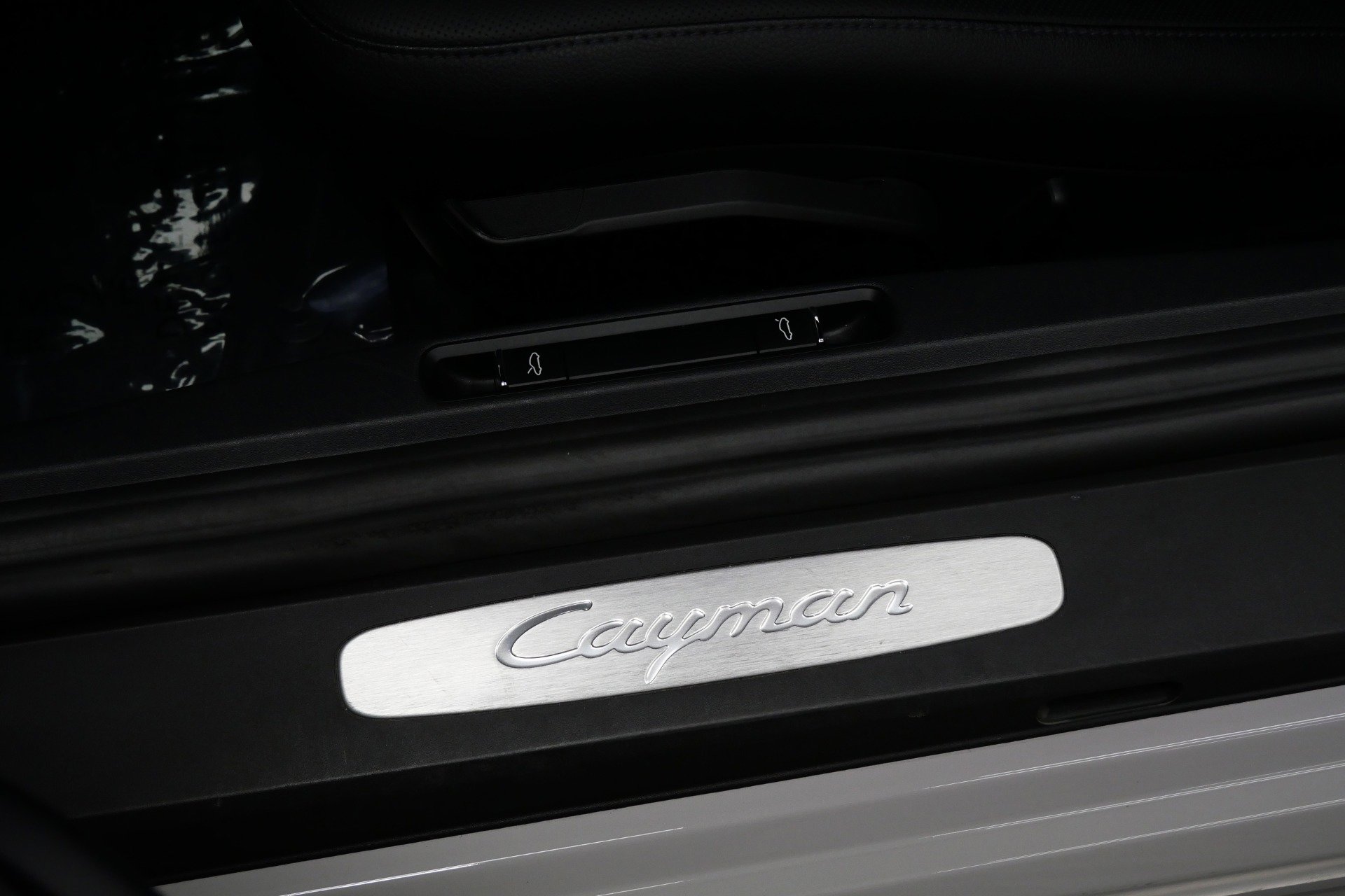 Used 2024 Porsche 718 Cayman image 28