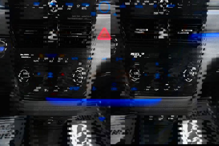 Used 2020 Hyundai Ioniq Limited image 28