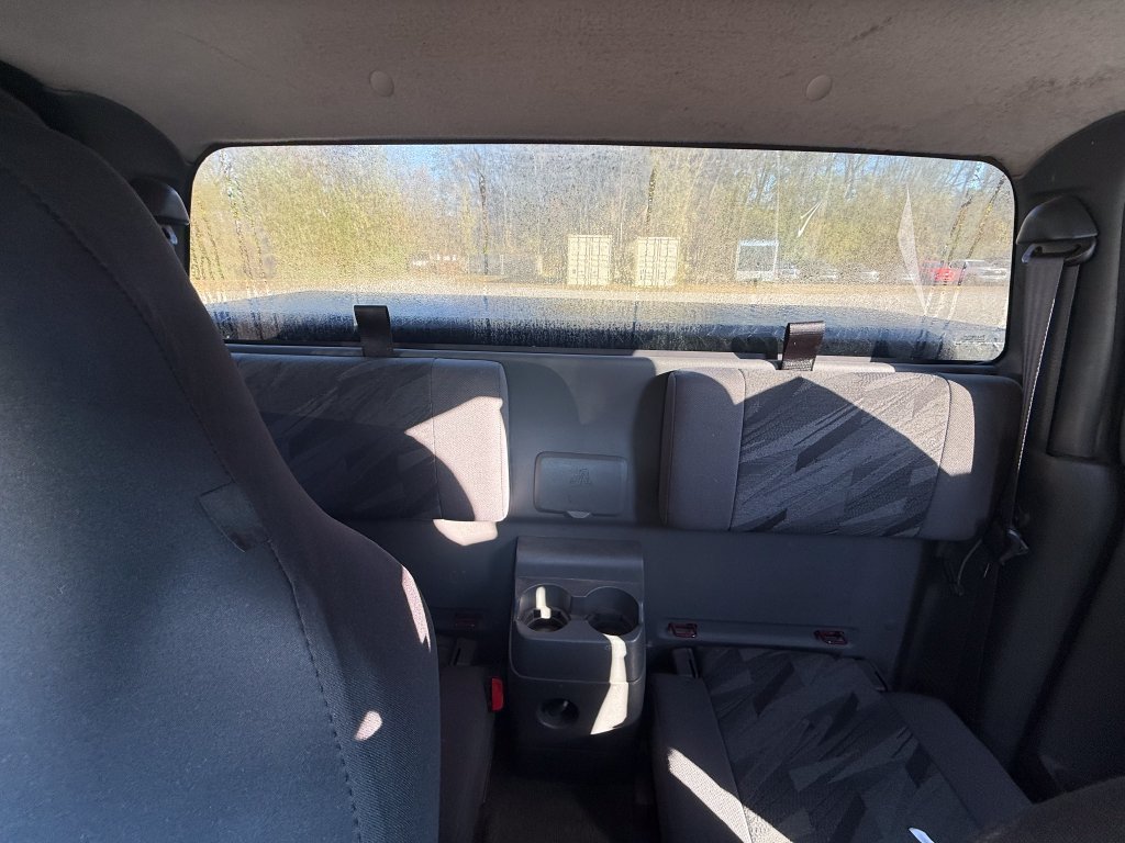 Used 2004 Chevrolet Colorado LS w/ Power Convenience Package RWD image 18