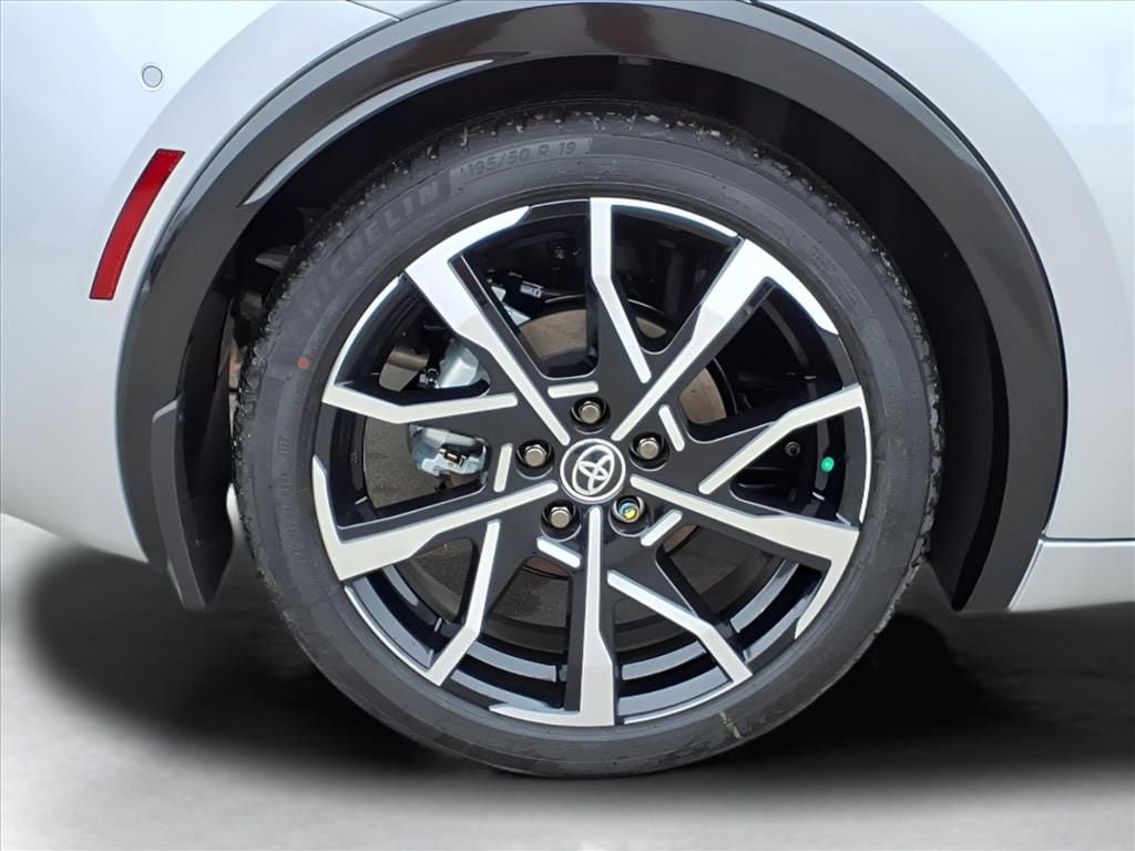 New 2026 Toyota Prius Plug-In Hybrid FWD image 6