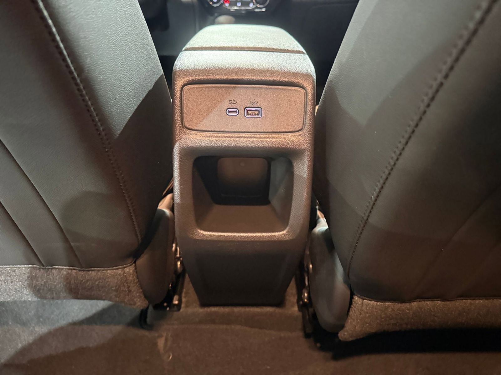 Used 2025 Chevrolet Trax LT w/ LT Convenience Package FWD image 22