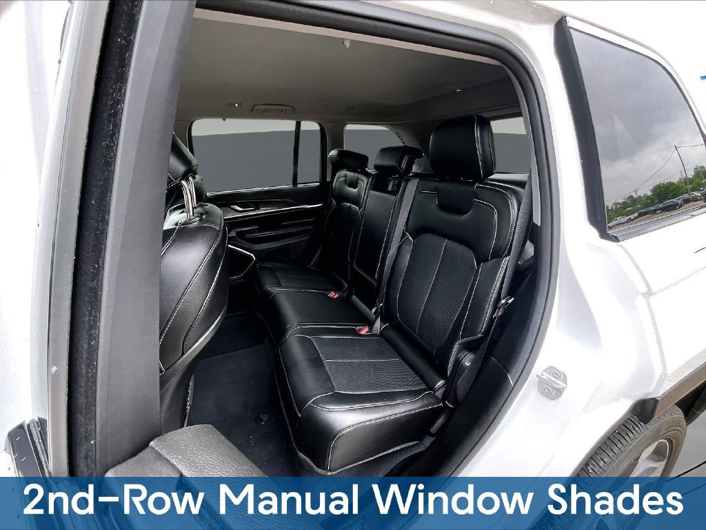 Used 2023 Jeep Grand Cherokee Limited w/ Luxury Tech Group II AWD/4WD image 27
