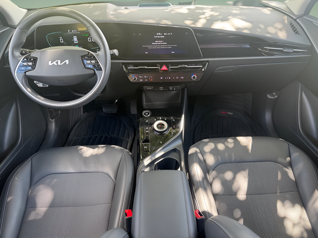 Used 2023 Kia Niro EX w/ EX Cold Weather Package FWD image 18