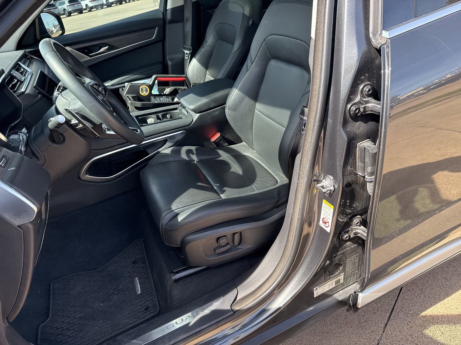 Used 2023 Jaguar F-PACE S image 11