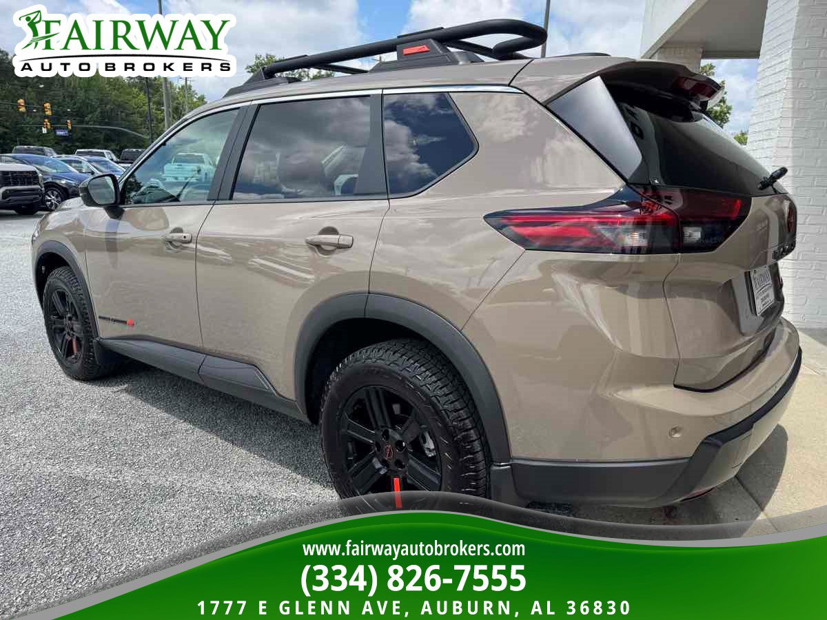 Used 2025 Nissan Rogue SV w/ Rock Creek Premium Package AWD/4WD image 8