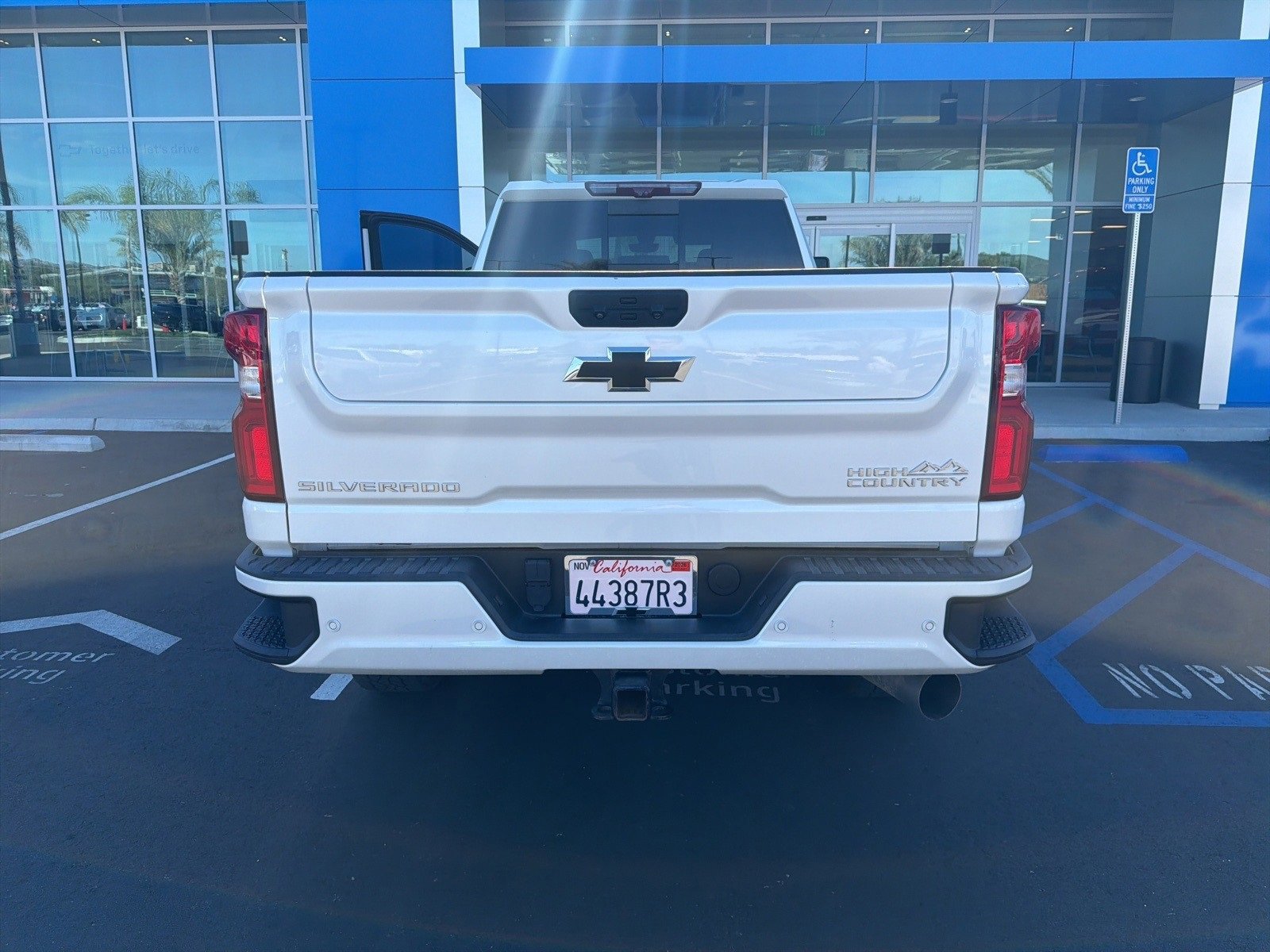 Used 2023 Chevrolet Silverado 2500 High Country w/ Z71 Off-Road Package image 5