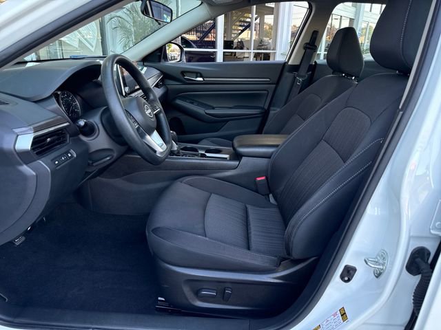 Used 2025 Nissan Altima 2.5 SV FWD image 9