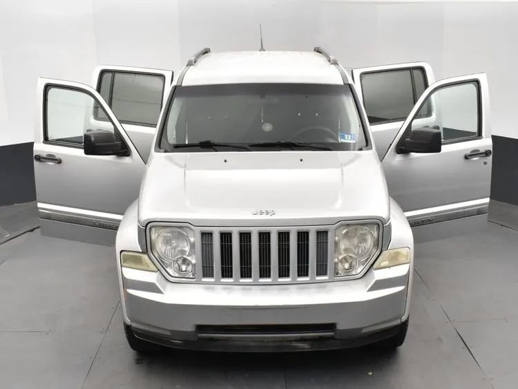Used 2011 Jeep Liberty Sport w/ Popular Equipment Group AWD/4WD image 10