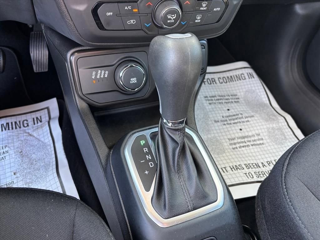 Used 2020 Jeep Renegade Sport image 17