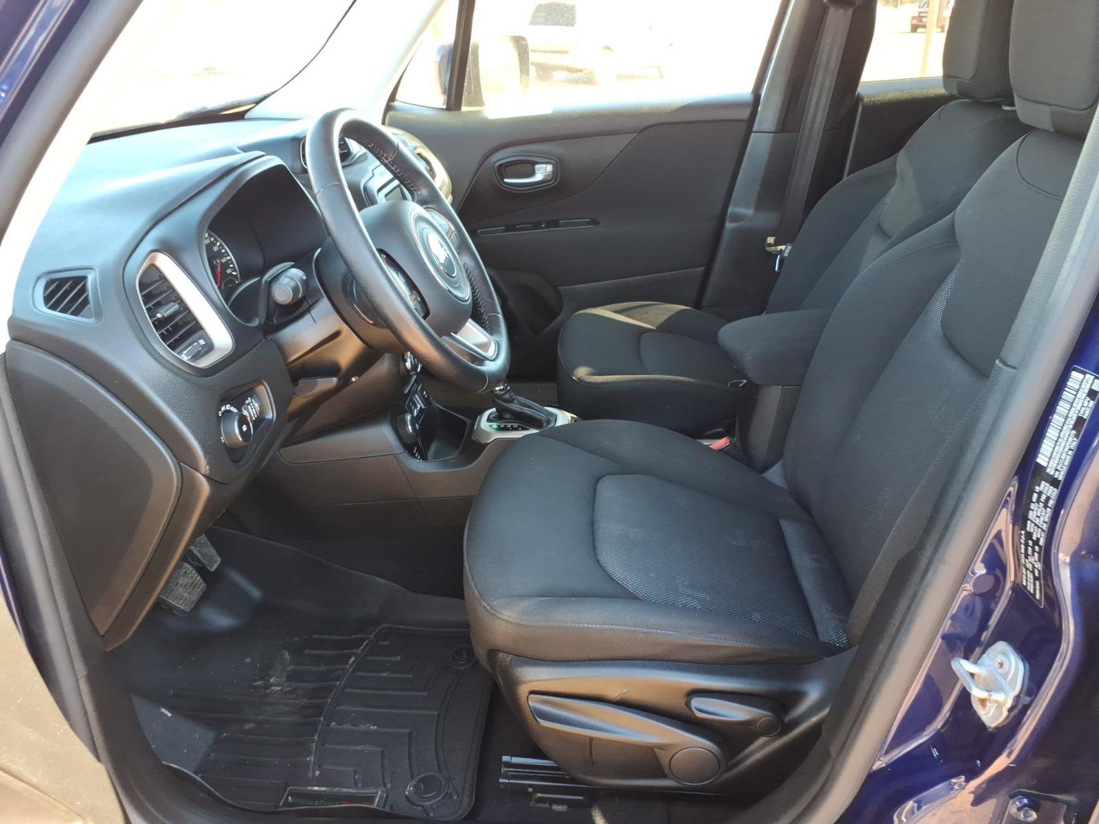 Used 2016 Jeep Renegade Latitude image 10