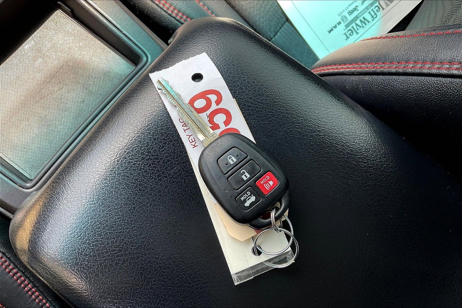 Used 2017 Toyota Camry SE w/ Protection Package (Q2) FWD image 34