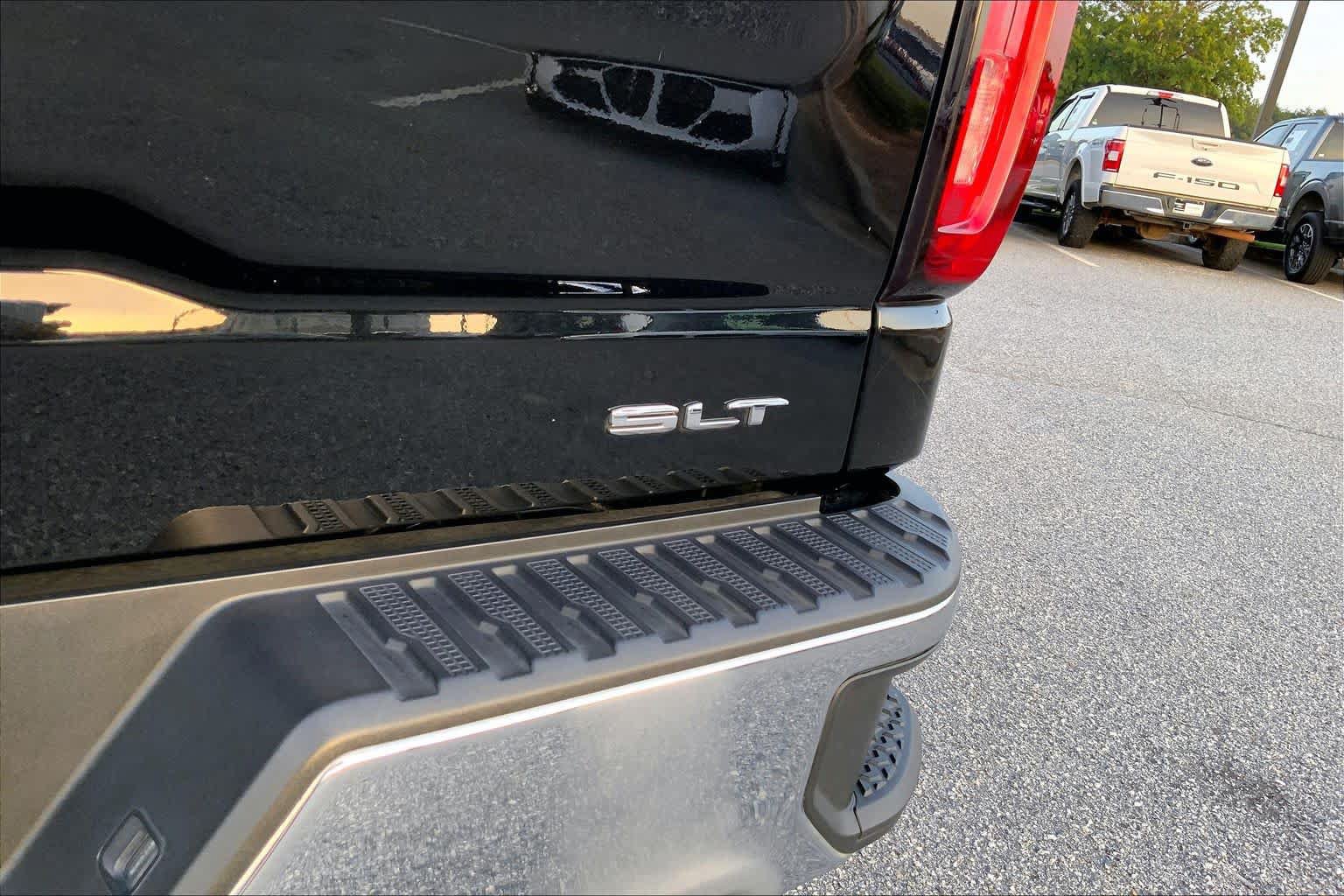 Used 2023 GMC Sierra 1500 SLT w/ SLT Premium Package AWD/4WD image 10