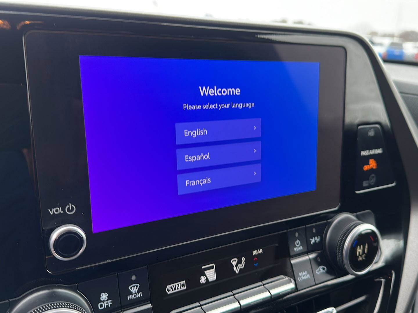 Used 2023 Toyota Highlander LE image 34