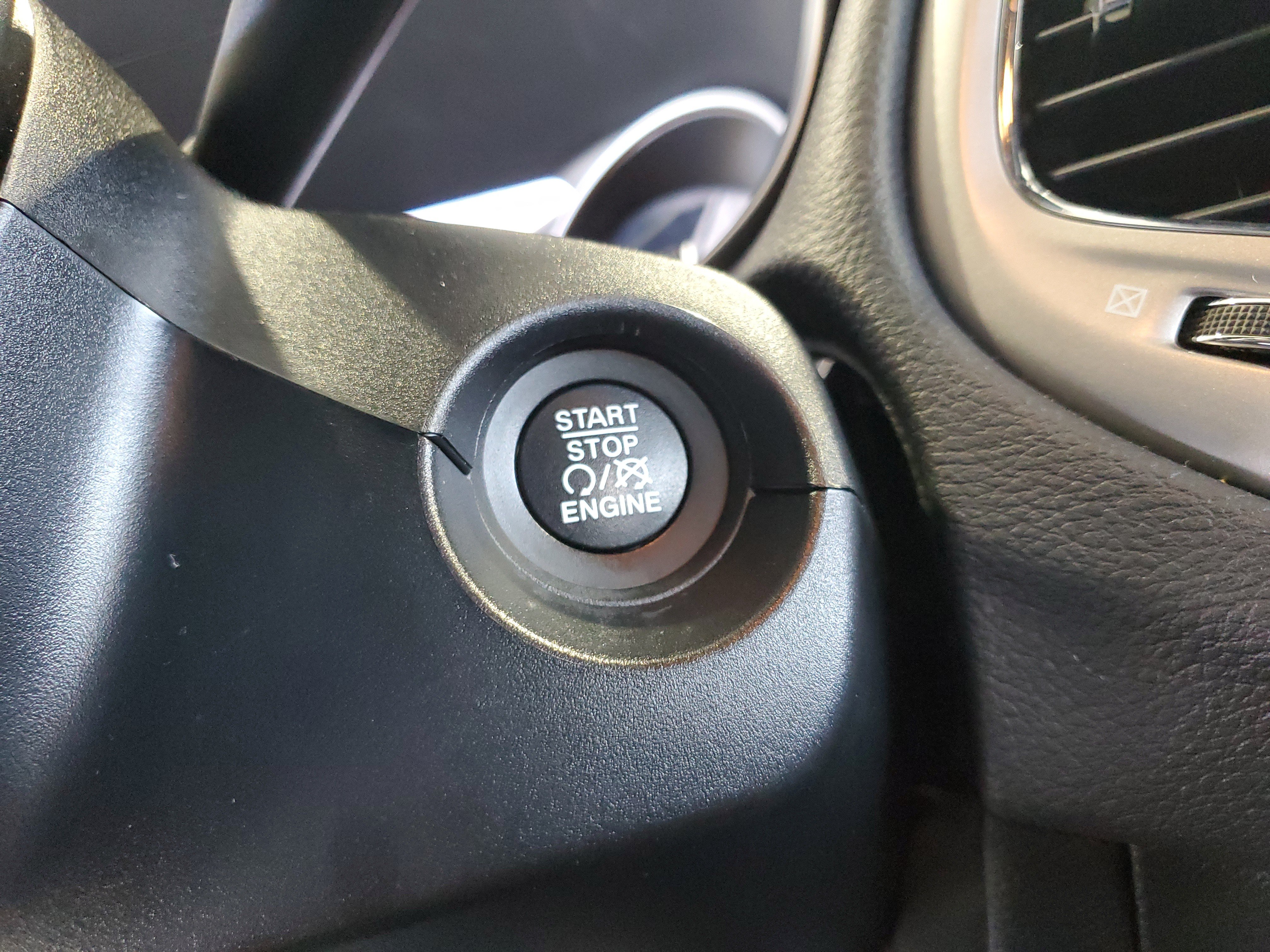 Used 2021 Jeep Compass Latitude w/ Sun and Sound Group FWD image 29