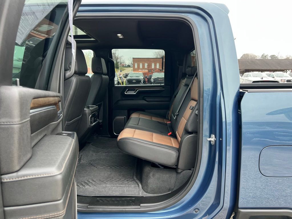 Used 2024 Chevrolet Silverado 3500 High Country w/ High Country Premium Package image 17