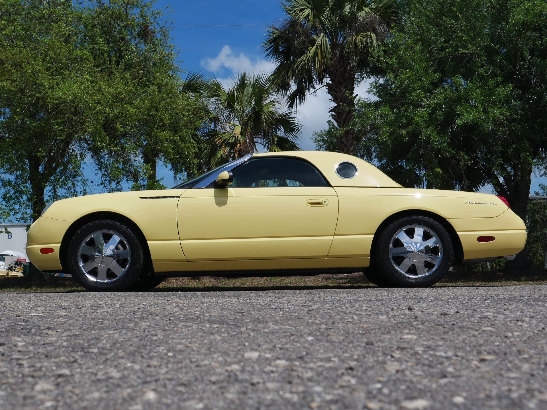 Used 2002 Ford Thunderbird RWD image 17