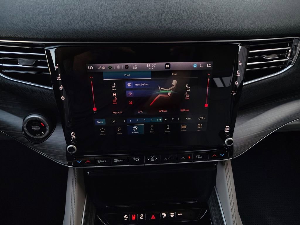 Used 2024 Jeep Wagoneer L Series III image 4