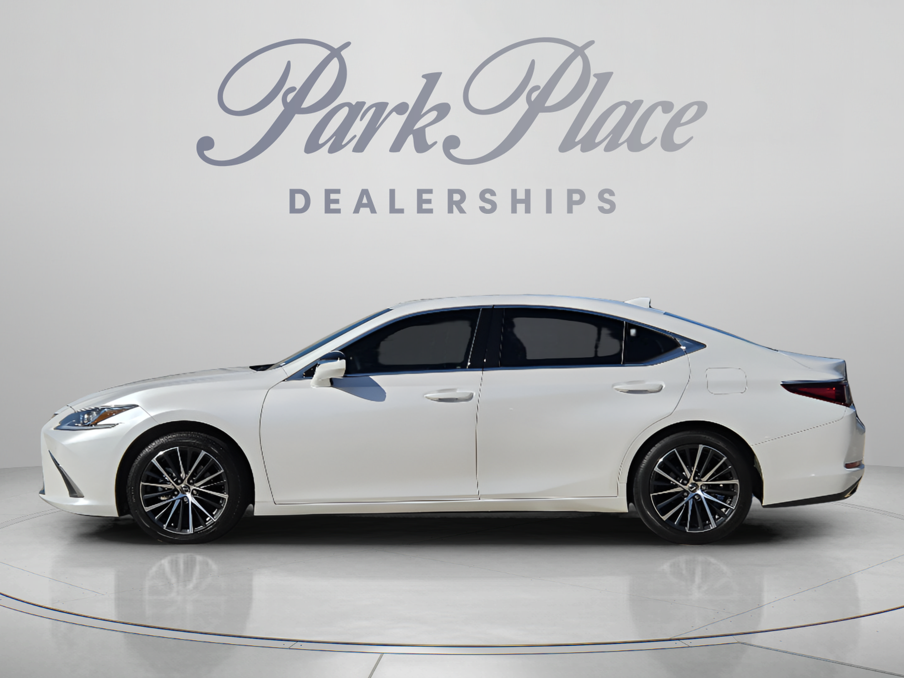 Certified 2024 Lexus ES 350 w/ Premium Package FWD image 2