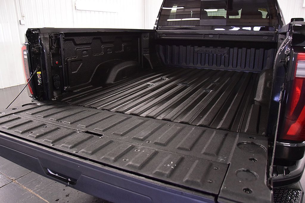 Used 2024 GMC Sierra 2500 AT4 w/ AT4 Preferred Package image 8