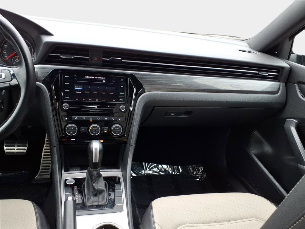 Used 2021 Volkswagen Passat 2.0T R-Line image 14