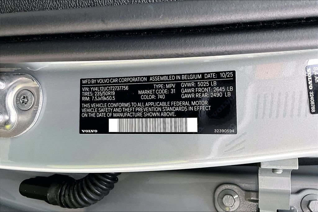 Used 2026 Volvo XC40 B5 Plus AWD/4WD image 47