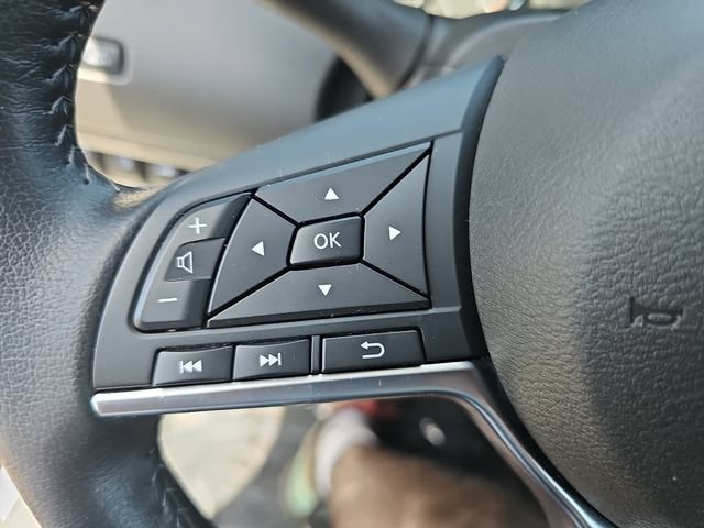Used 2020 Nissan Rogue SV FWD image 14