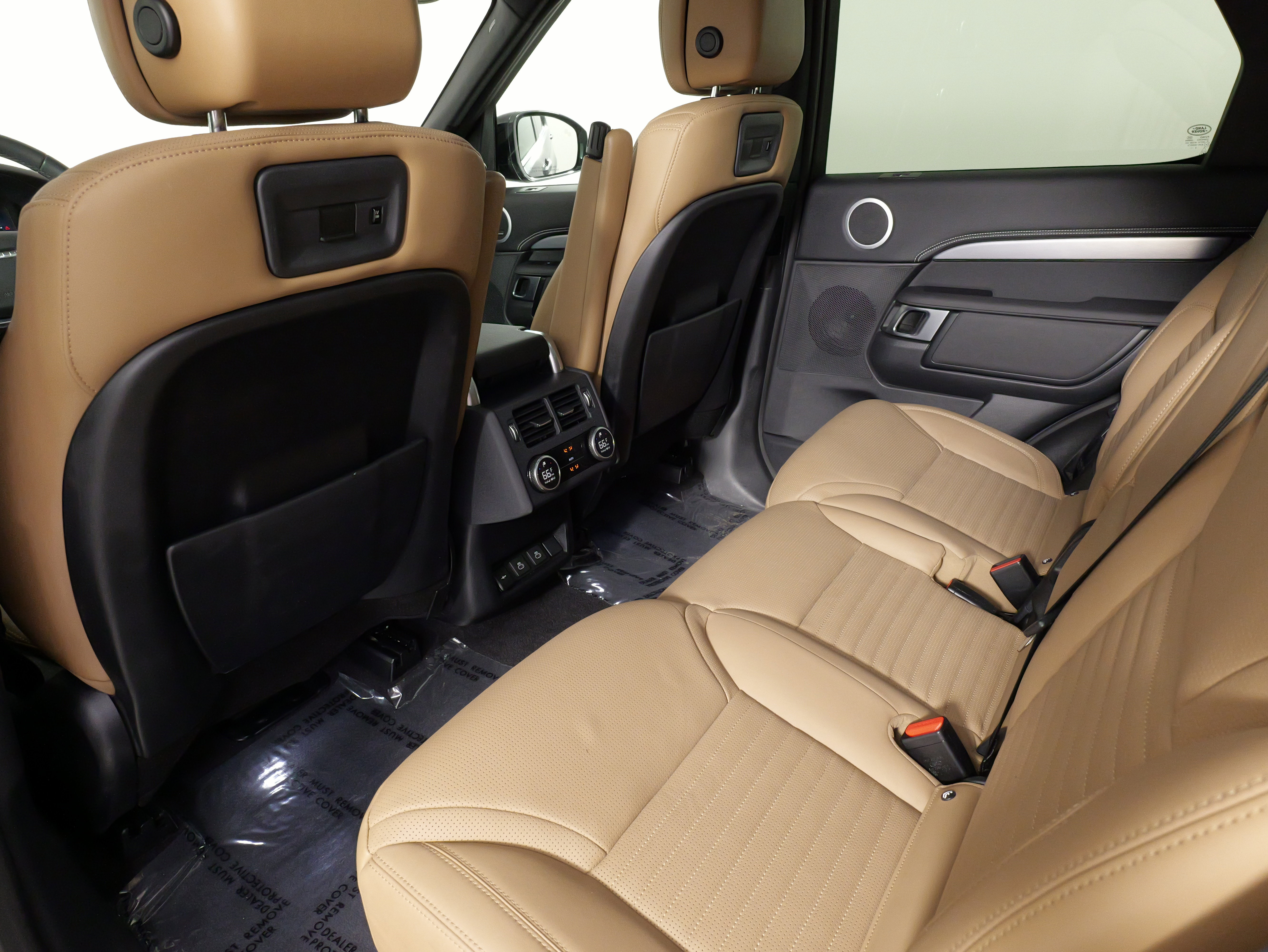 Used 2024 Land Rover Discovery Dynamic SE image 40