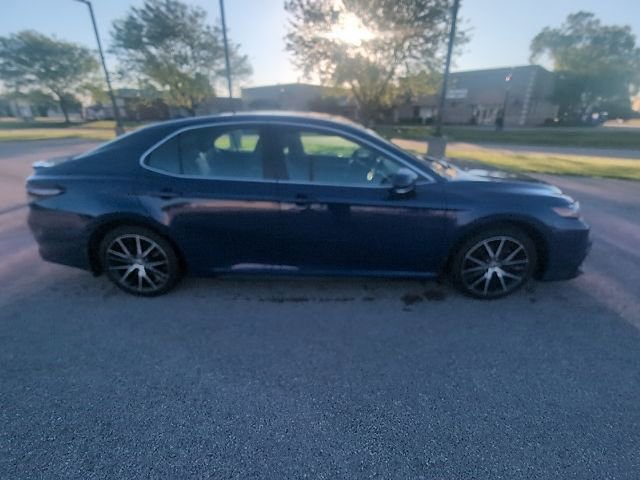 Used 2024 Toyota Camry SE w/ Audio Upgrade Package FWD image 2