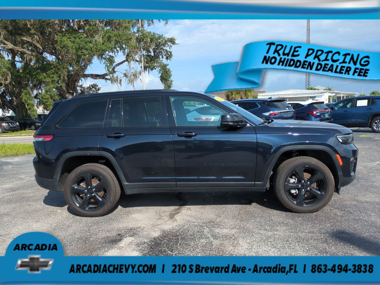 Used 2024 Jeep Grand Cherokee Limited w/ Black Appearance Package AWD/4WD image 3