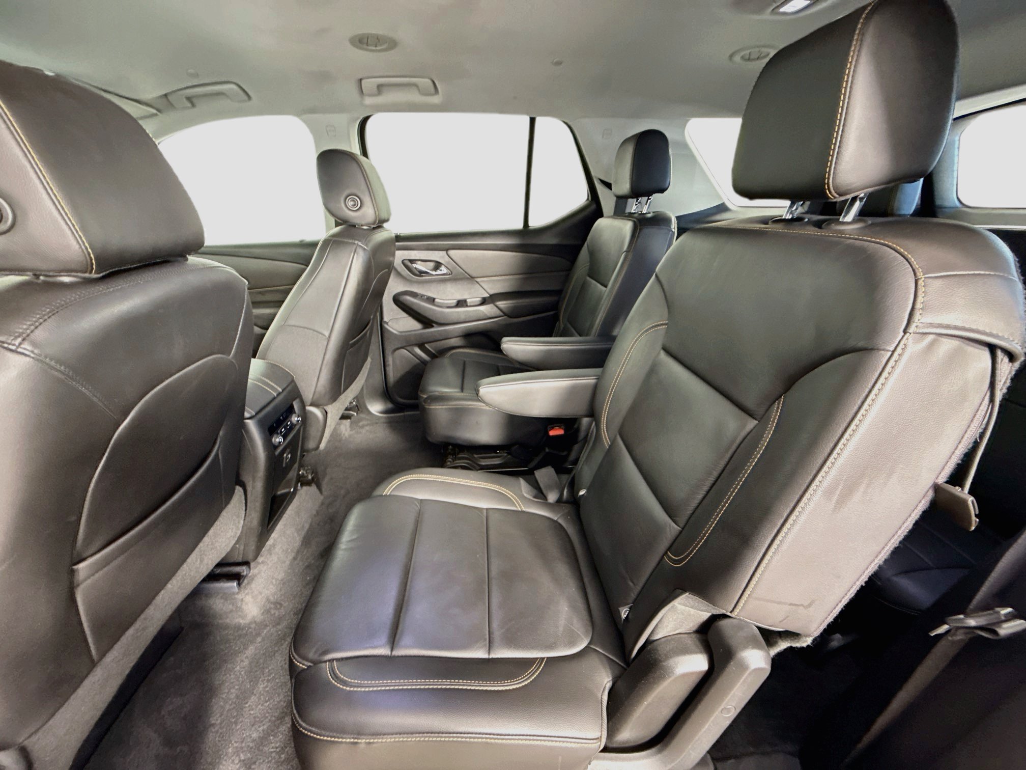 Used 2020 Chevrolet Traverse LT FWD image 24