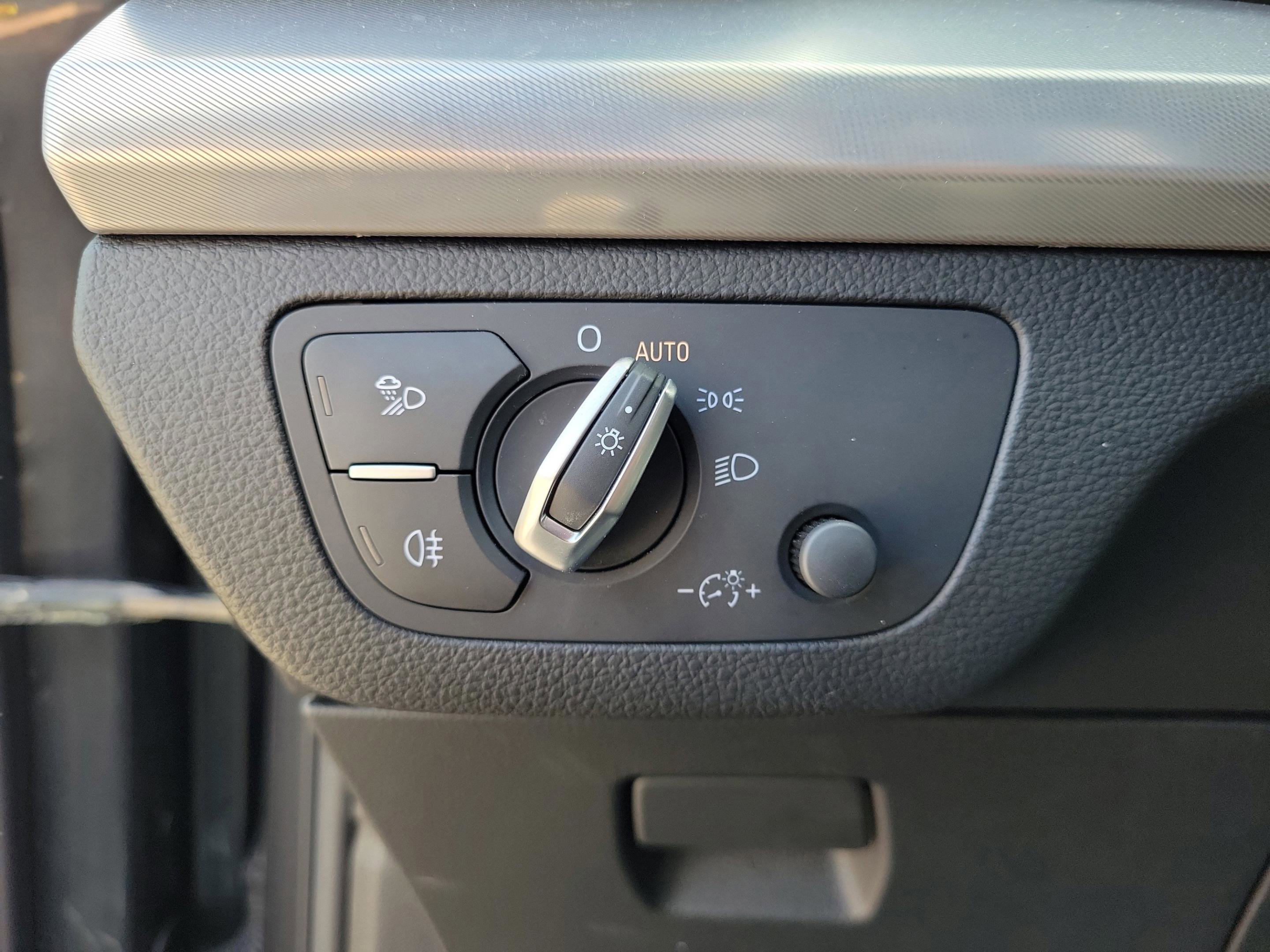 Used 2025 Audi Q5 2.0T Premium image 17