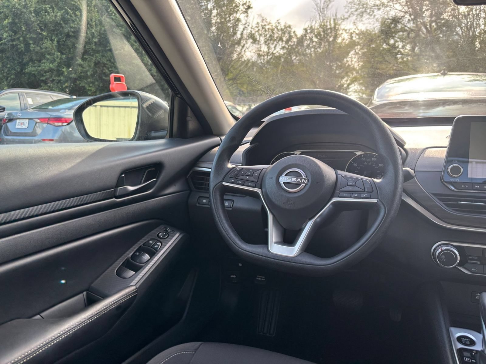 Used 2026 Nissan Altima 2.5 SV FWD image 34