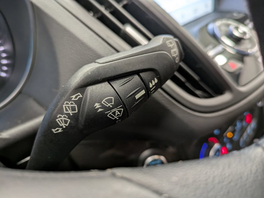 Used 2018 Ford Escape Titanium w/ Ford Safe & Smart Package AWD/4WD image 19