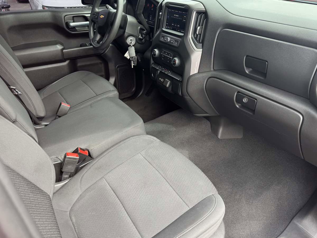 Used 2022 Chevrolet Silverado 1500 Custom w/ LPO, Blackout Package AWD/4WD image 18