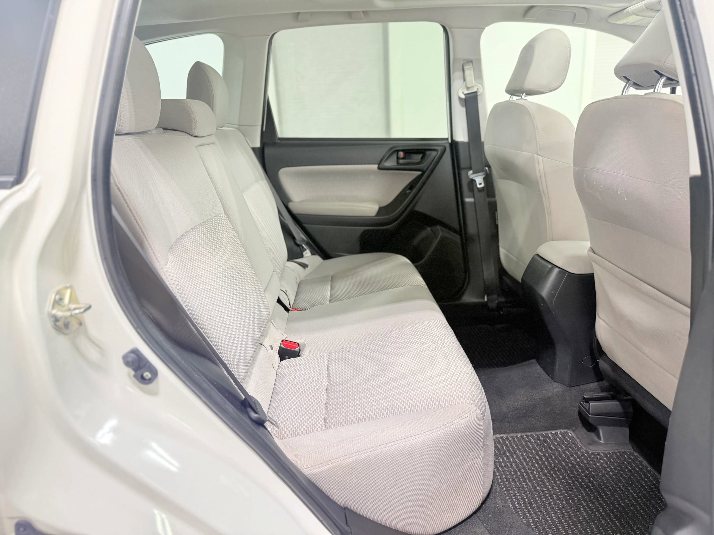 Used 2017 Subaru Forester 2.5i Premium image 32