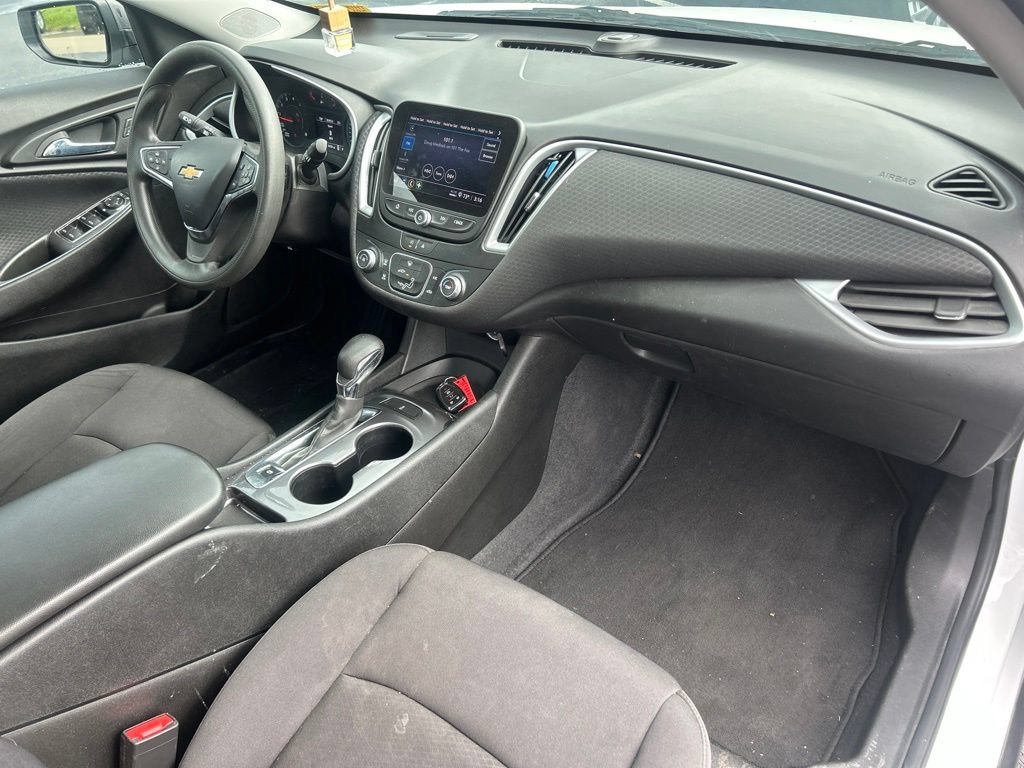 Used 2023 Chevrolet Malibu LS FWD image 33