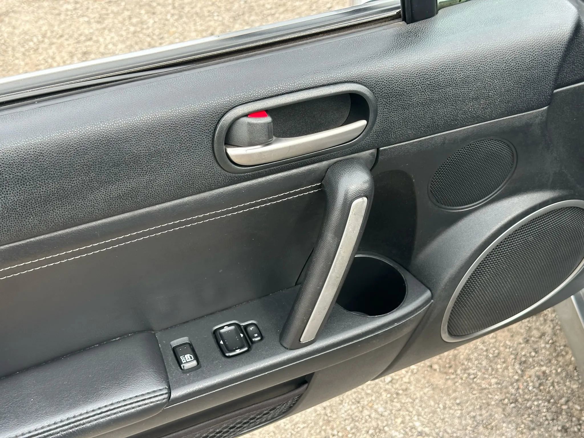 Used 2012 MAZDA MX-5 Miata Grand Touring w/ Premium Pkg image 11