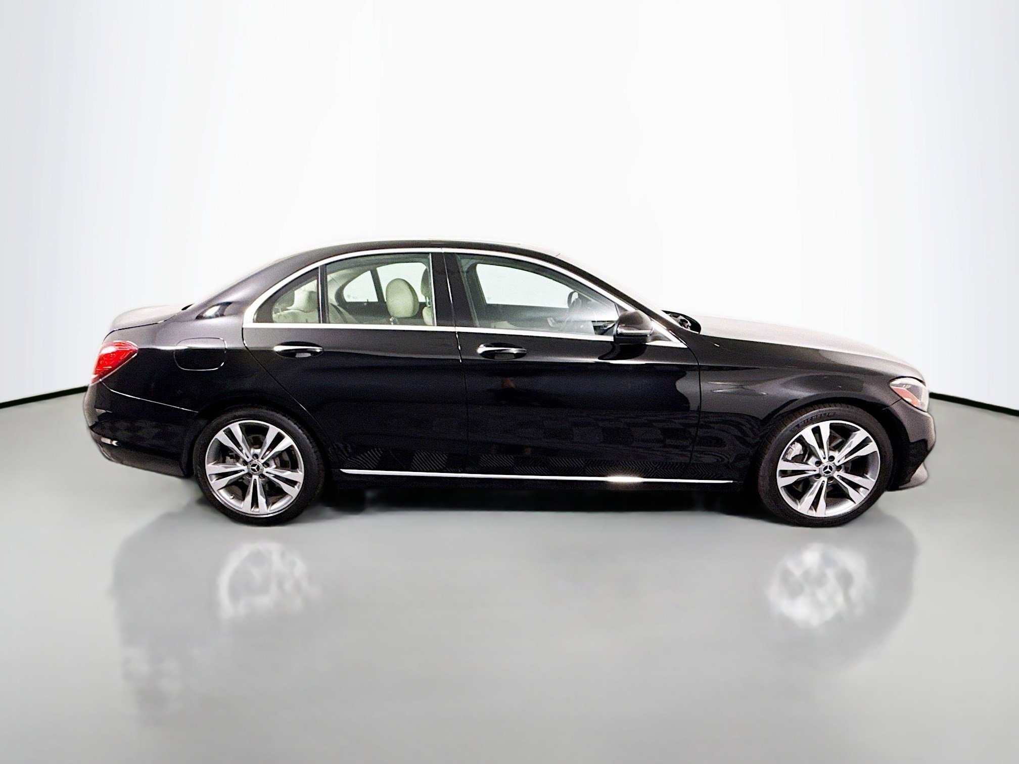 Used 2021 Mercedes-Benz C 300 Sedan image 11