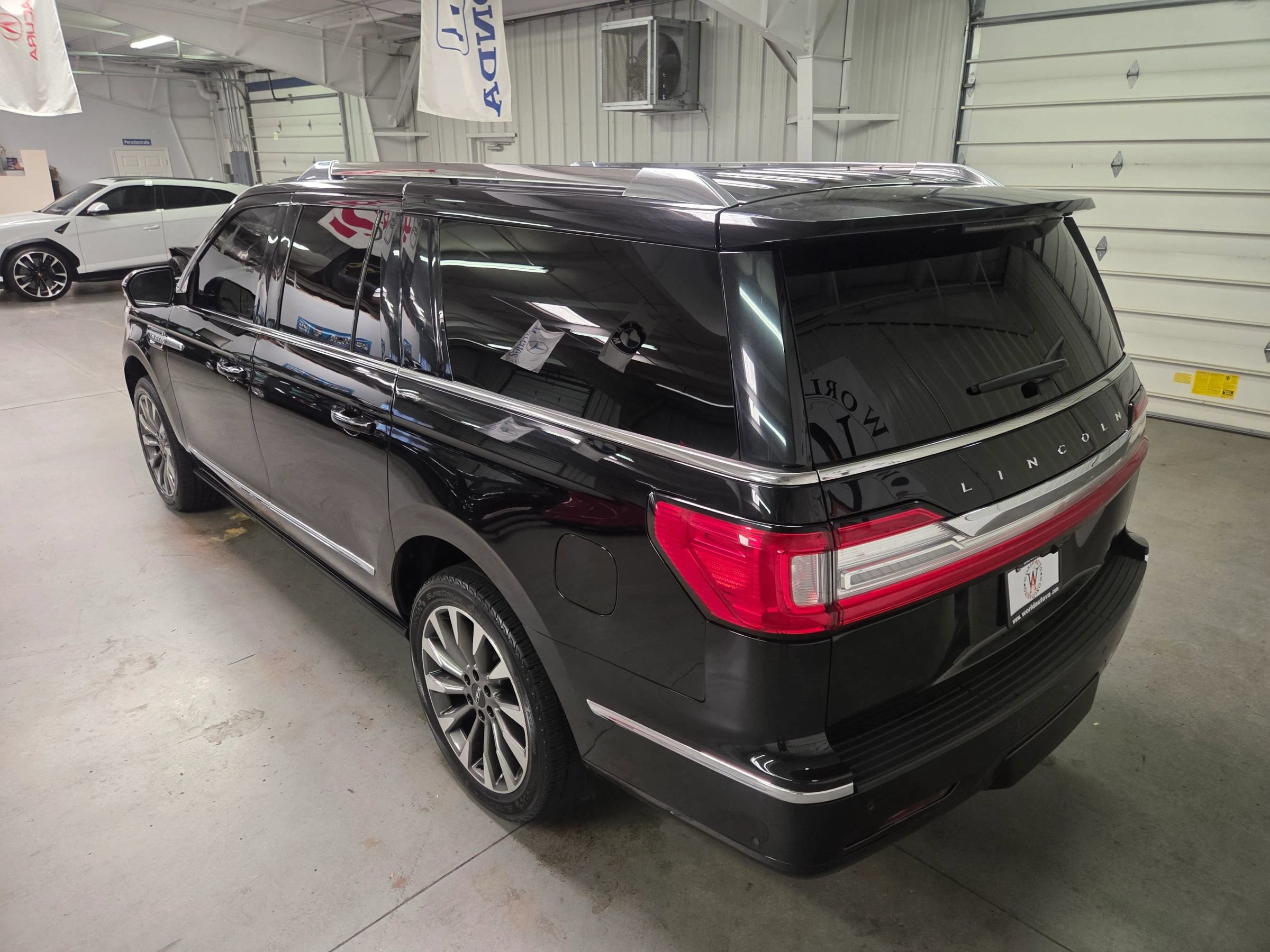 Used 2021 Lincoln Navigator L Reserve RWD image 5