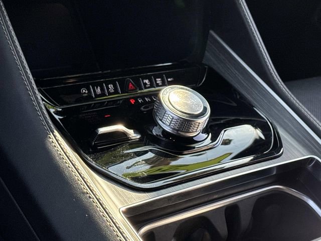 Used 2024 Jeep Wagoneer L Series II w/ Flexible Seating Group image 24