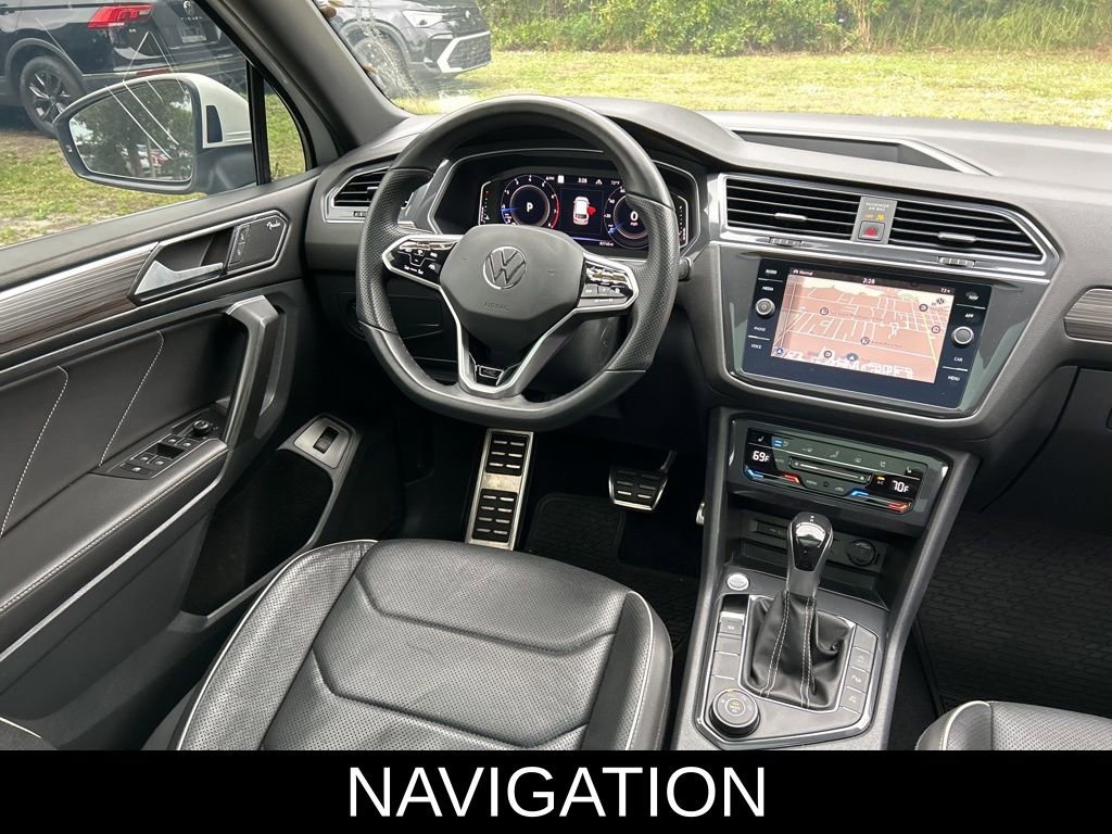 Used 2022 Volkswagen Tiguan SEL R-Line image 9