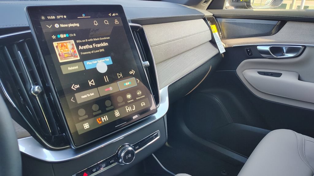 New 2026 Volvo XC90 B6 Plus AWD/4WD image 25
