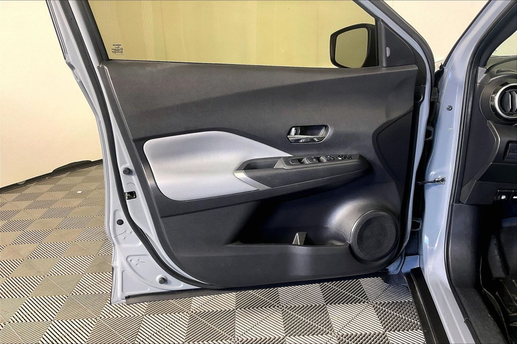 Used 2024 Nissan Kicks SR w/ SR Premium Package FWD image 19