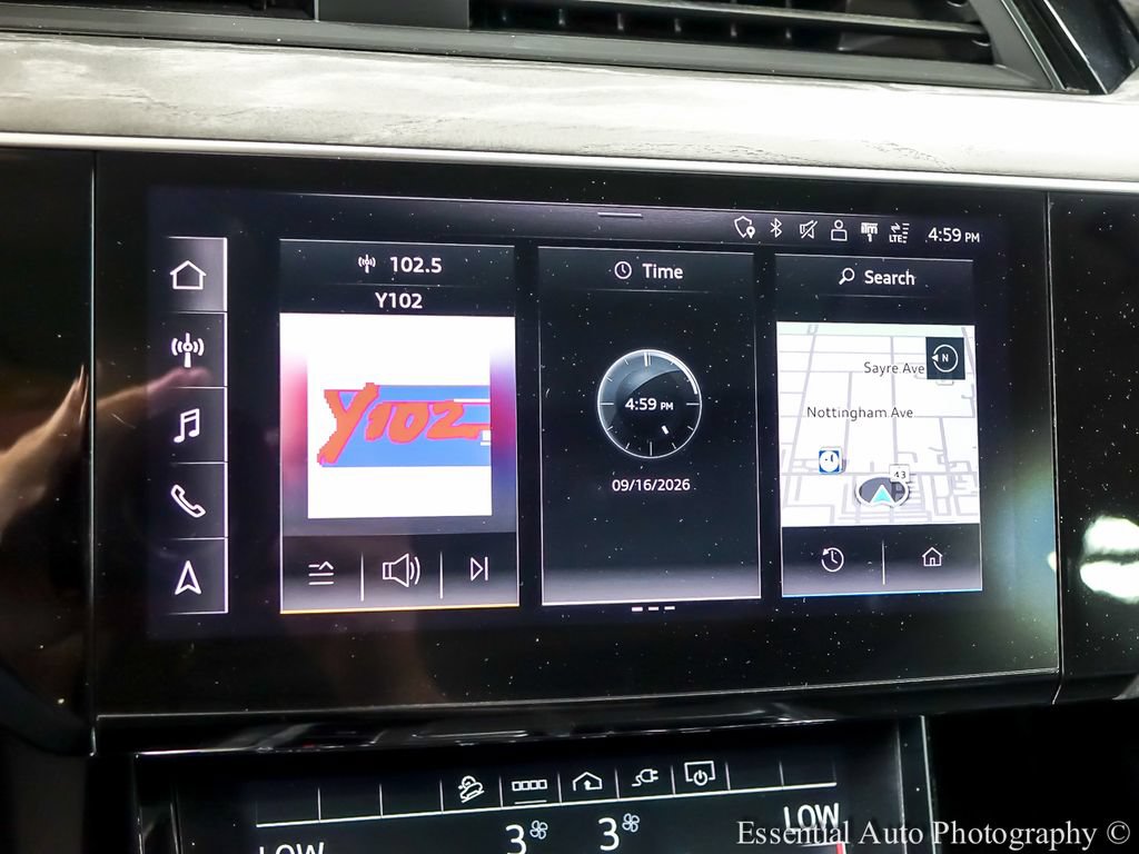 Used 2021 Audi e-tron Premium Plus w/ Premium Plus Package AWD/4WD image 19