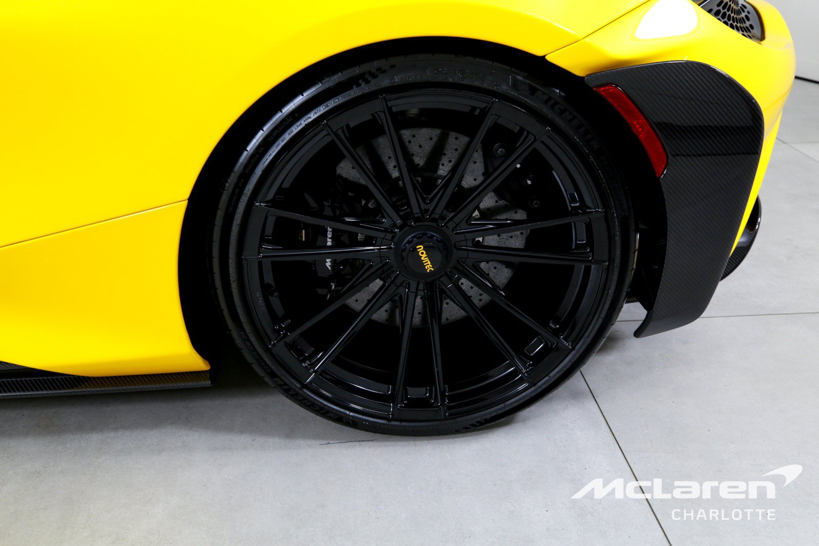 Used 2022 McLaren 765LT RWD image 29